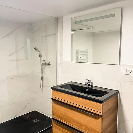 Gasthof Berchem - *
